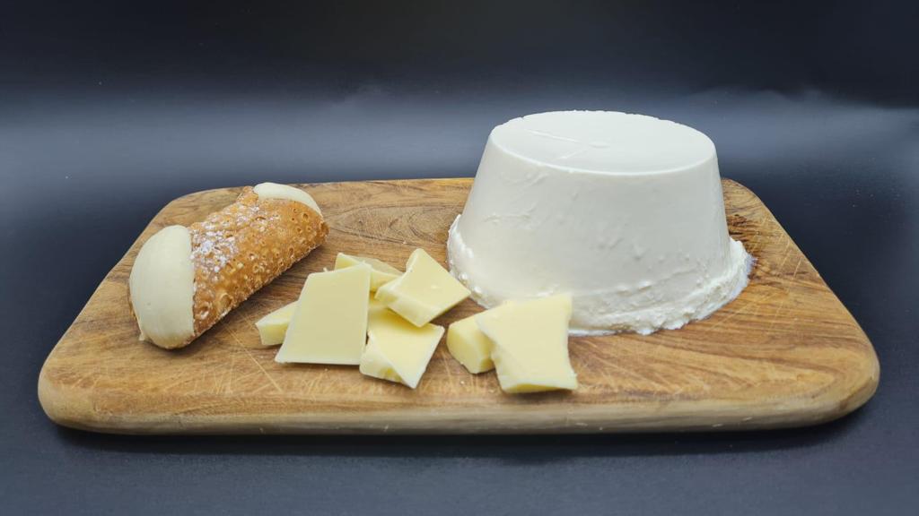 Cannoli I Gefüllte Gebäckrollen Ricotta