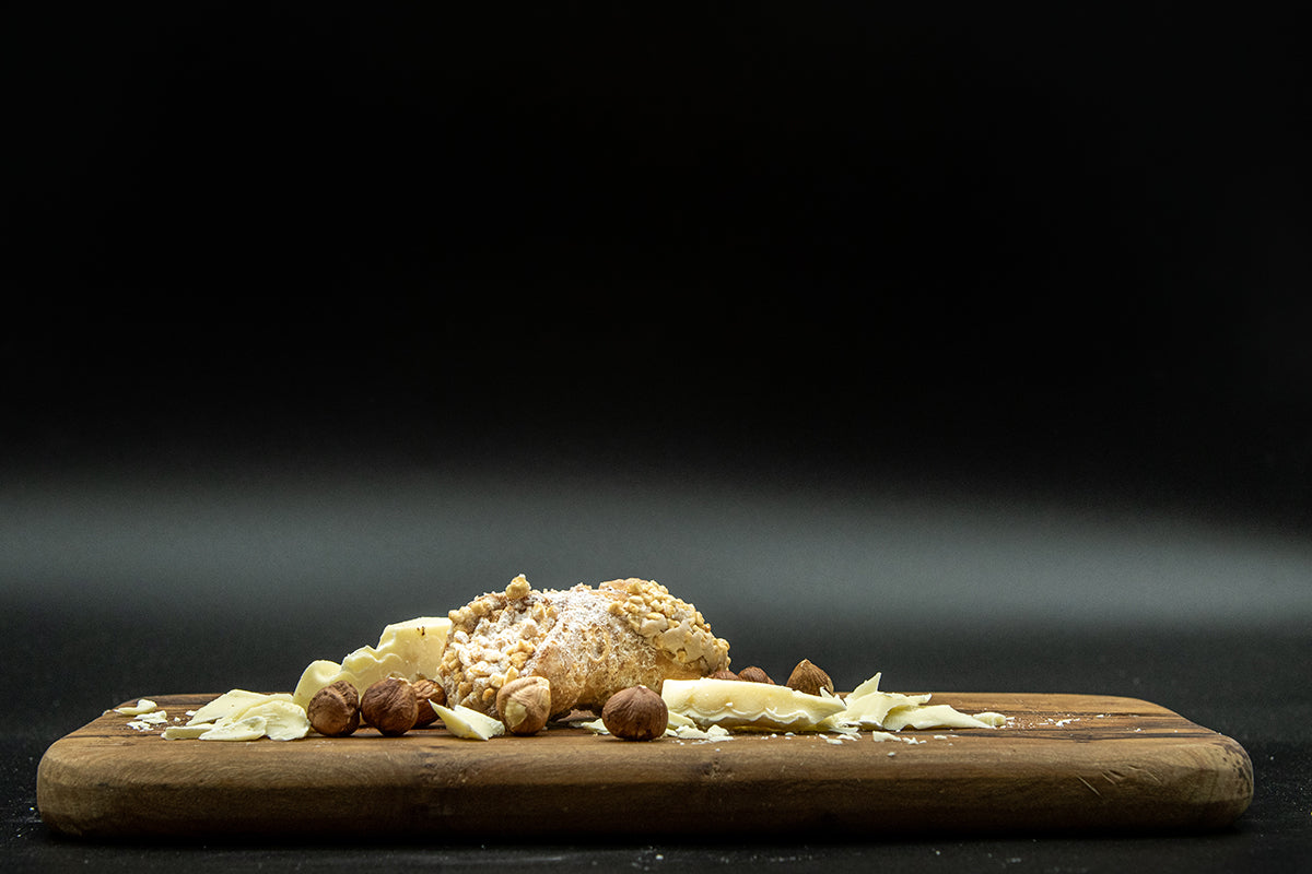 Cannoli I Gefüllte Gebäckrollen Haselnuss