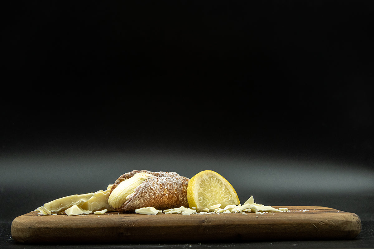 Cannoli I Gefüllte Gebäckrollen Zitrone