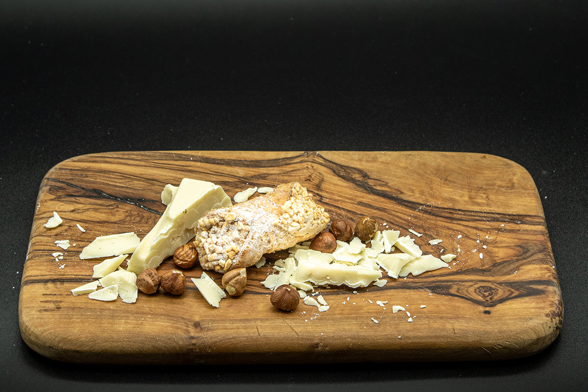 Cannoli I Gefüllte Gebäckrollen Haselnuss