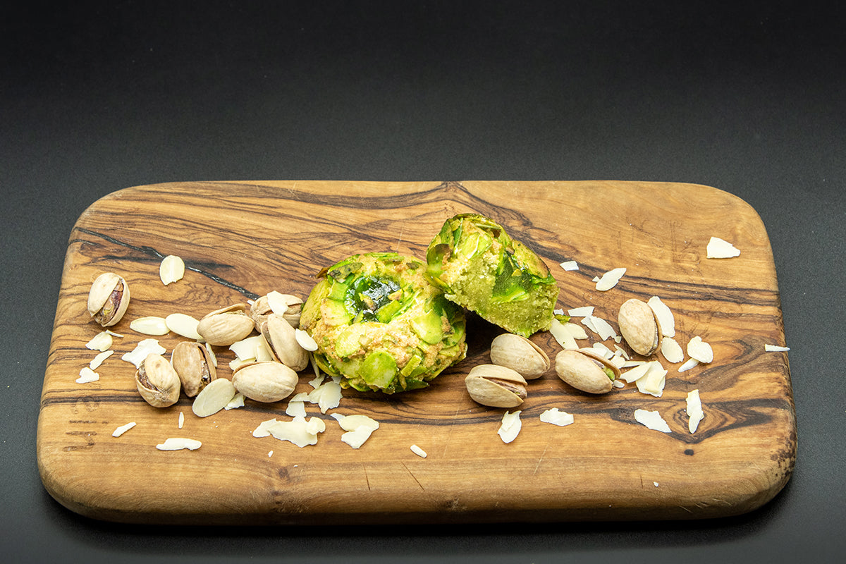 Pasta di Mandorla Pistacchio alla Mandorla I Mandelgebäck mit Pistazie und Mandelblätter